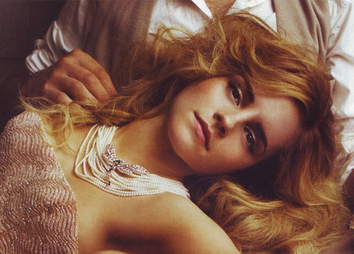 Nuevas Fotos de la Bella Emma Watson en la Revista Vogue 